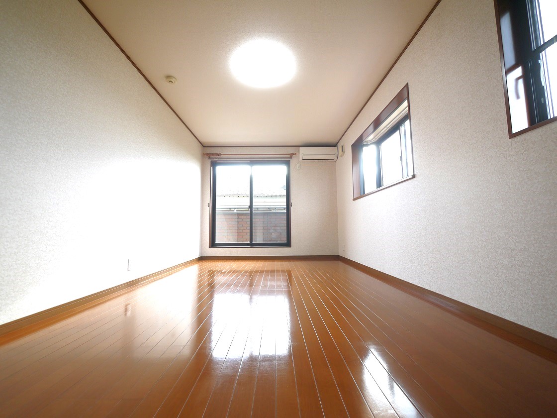 2F洋室9.7帖です