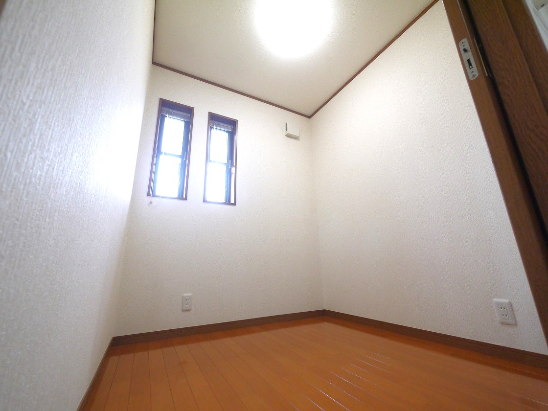 2階の納戸(2.5帖)はテレワークルームや趣味の部屋としても活用できます