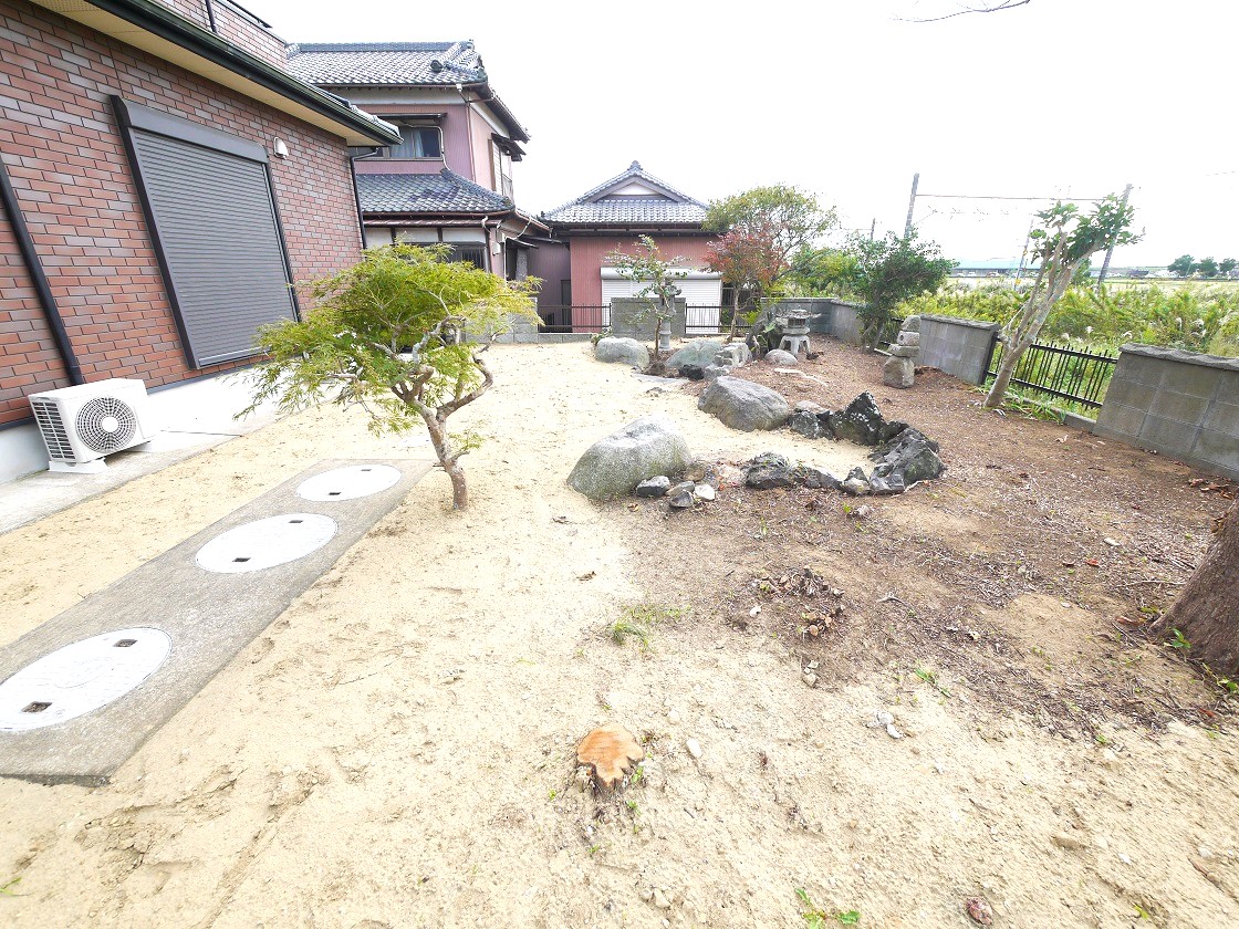 広い庭でパパと日曜大工。ママとガーデニング。