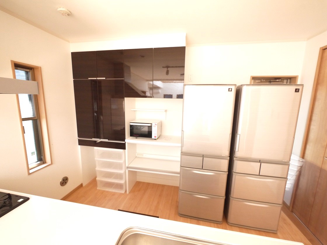 キャビネット付で機能性収納性に溢れるキッチン。毎日楽しくお料理が出来そうです。