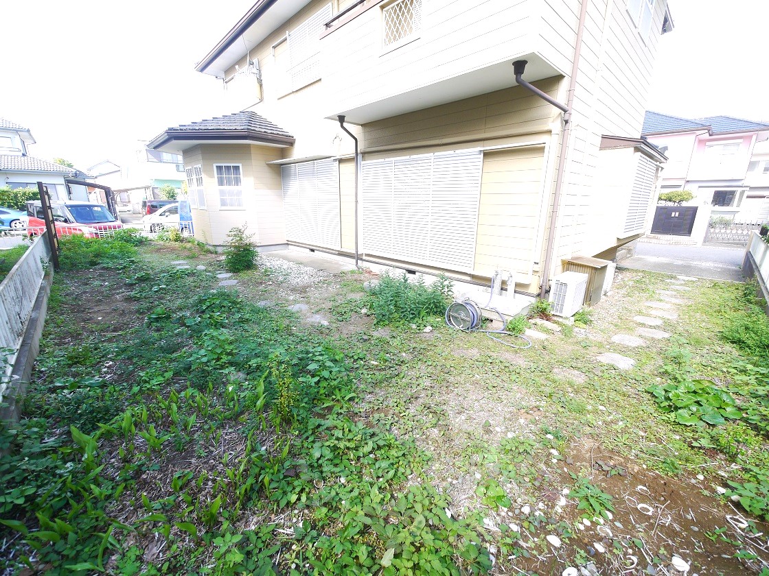 ゆとりの敷地ではガーデニングや家庭菜園が楽しめます