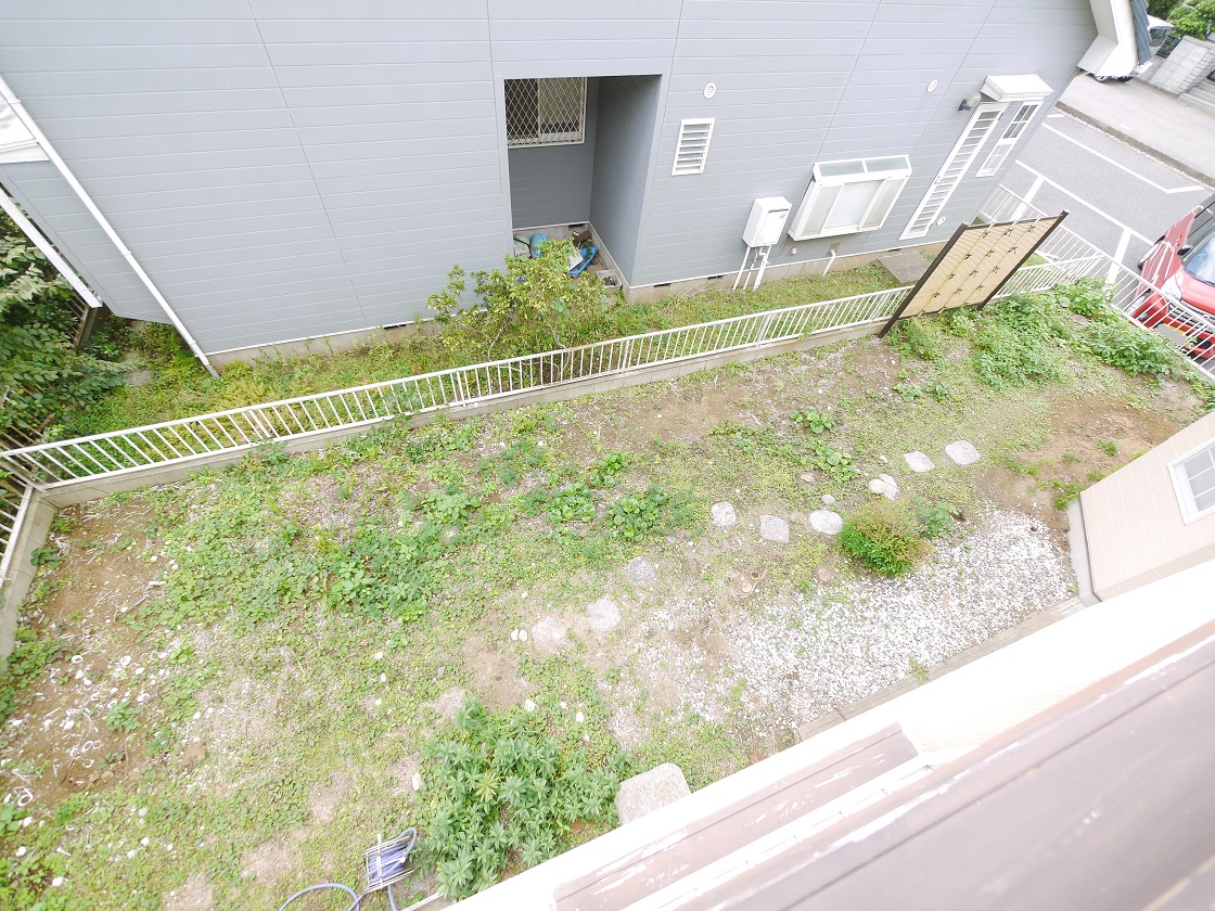 広い庭でパパと日曜大工。ママとガーデニング。