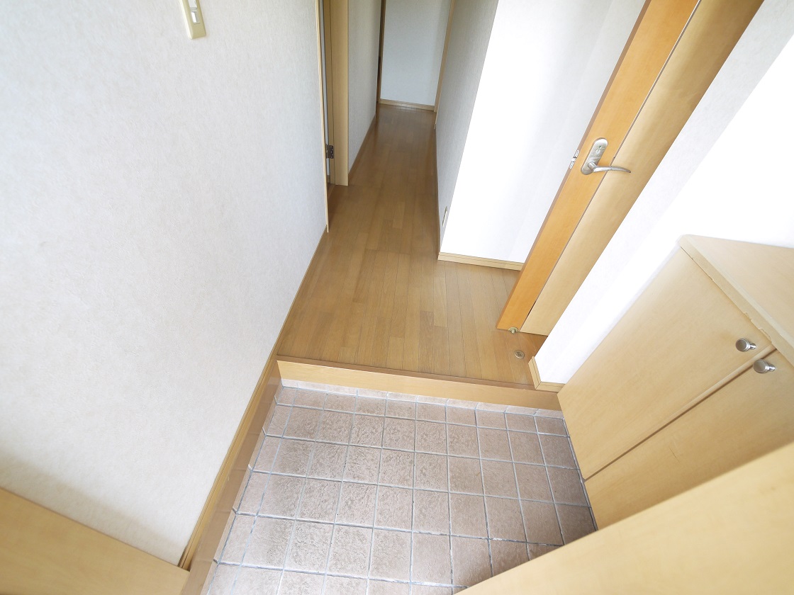 散らかりがちな玄関もスッキリの玄関収納付です