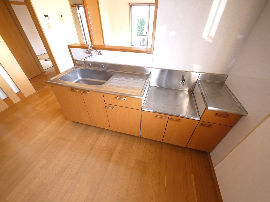 開放感溢れる対面式キッチンで家族の団らんを守ります