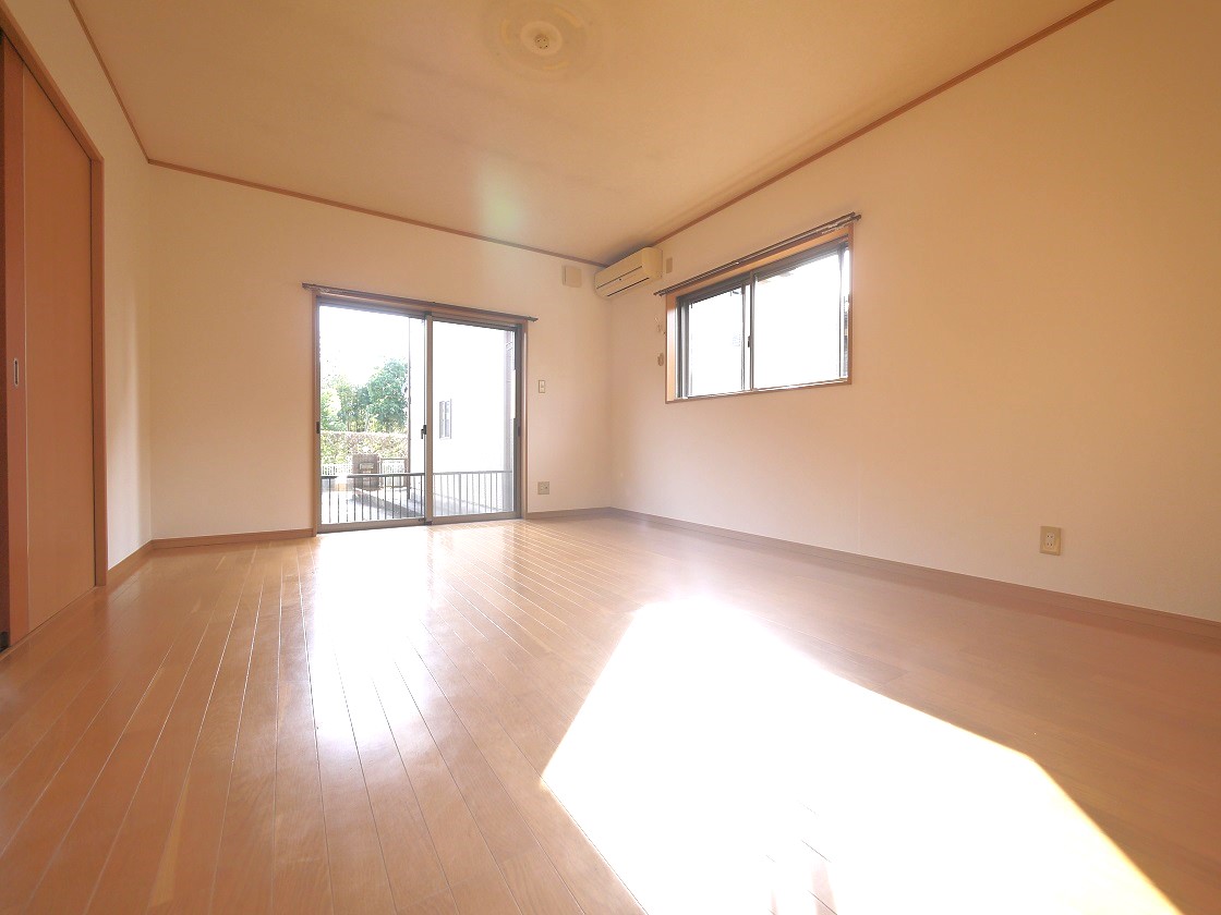 ご家族みんながゆったりくつろげる広々リビングです