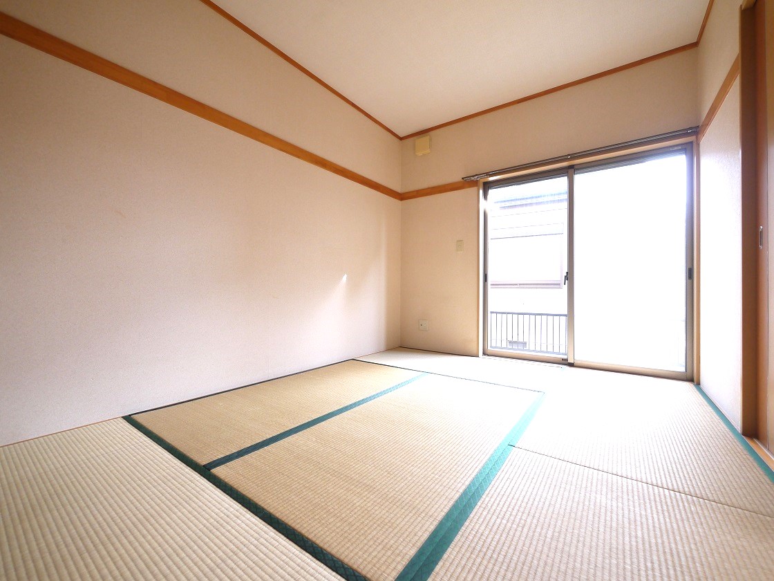 ご家族みんなが裸足でくつろげる空間 和室6帖です