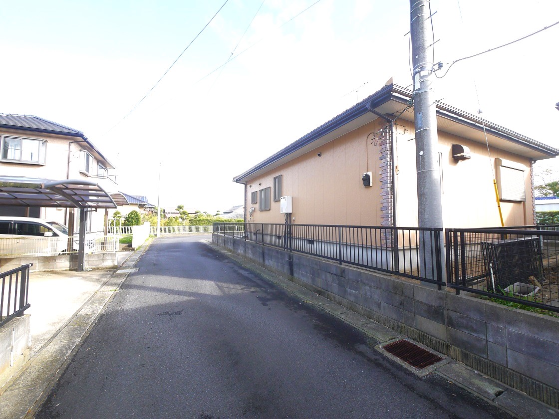 前面道路です(北側)