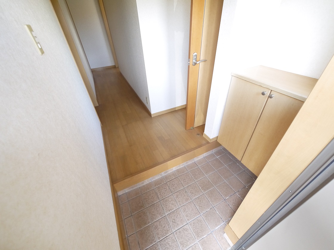 いつも気持ち良くご家族を迎えられる玄関収納付です