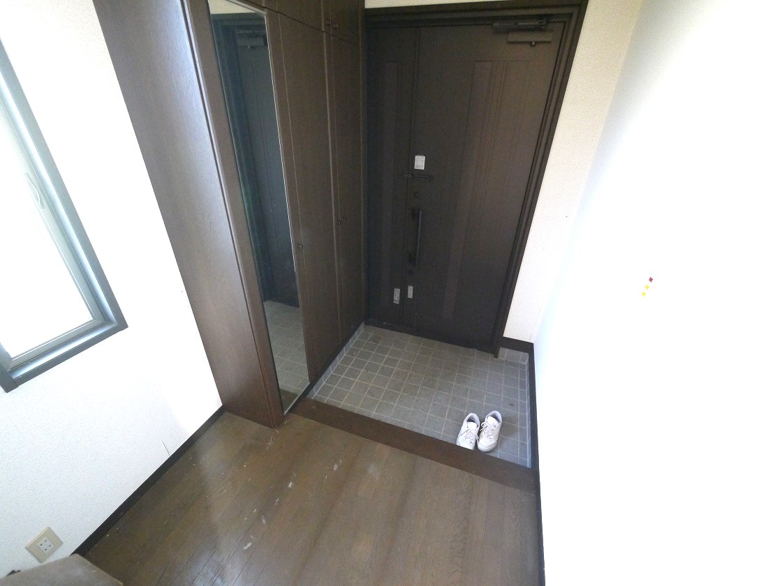 いつも気持ち良くご家族を迎えられる玄関収納付です