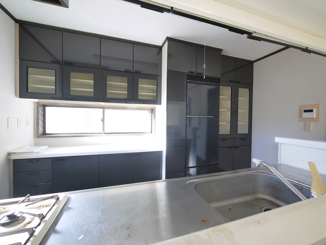 キャビネット付で機能性収納性に溢れるキッチン。毎日楽しくお料理が出来そうです。