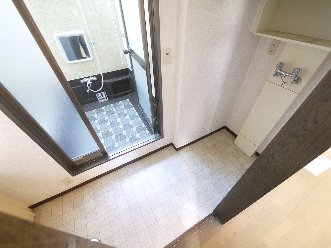 キッチンから直接洗面室にも出入りできる、家事動線を考えたプランです