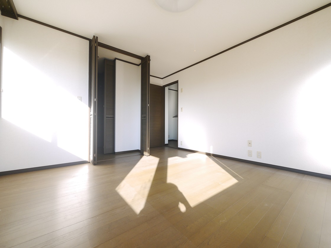 2F洋室10.4帖です