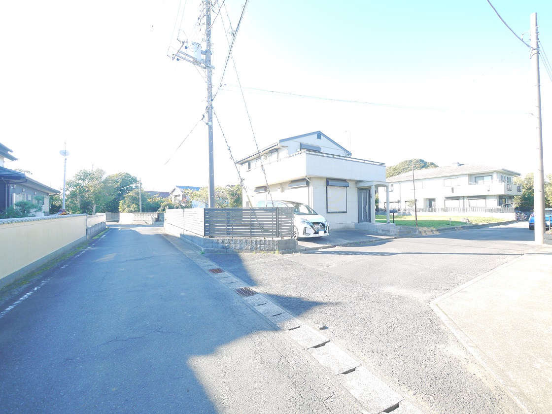 前面道路です