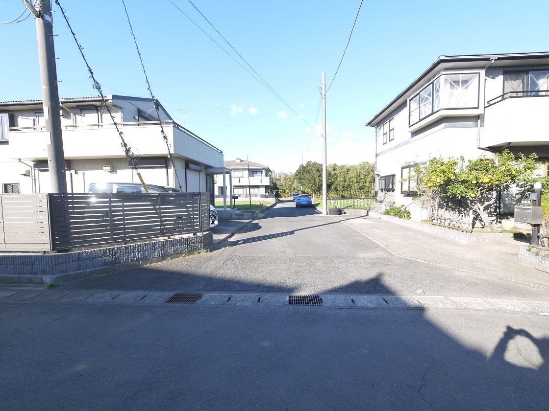 前面道路です