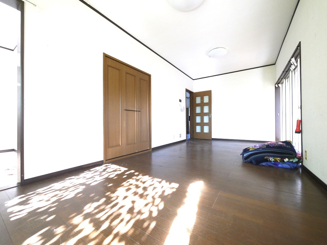 リビングは自然とご家族が集まる空間です