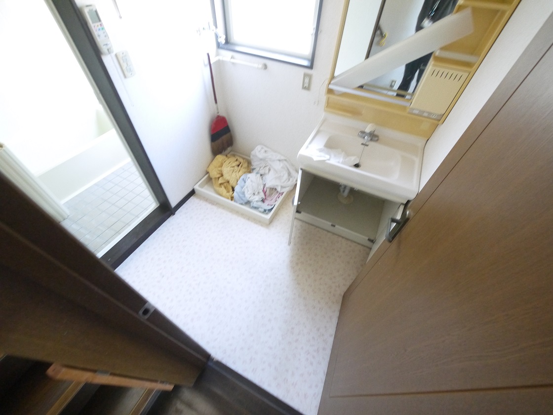 ゆとりの洗面スペースで朝の身支度もスムーズに