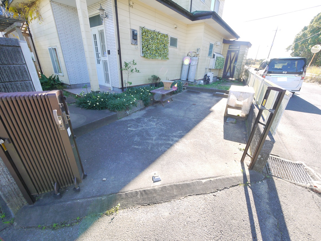 カースペースです