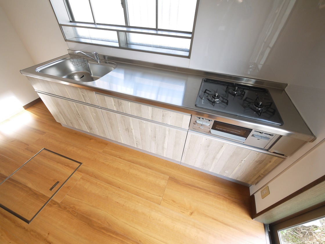キッチンは新品に交換いたしました