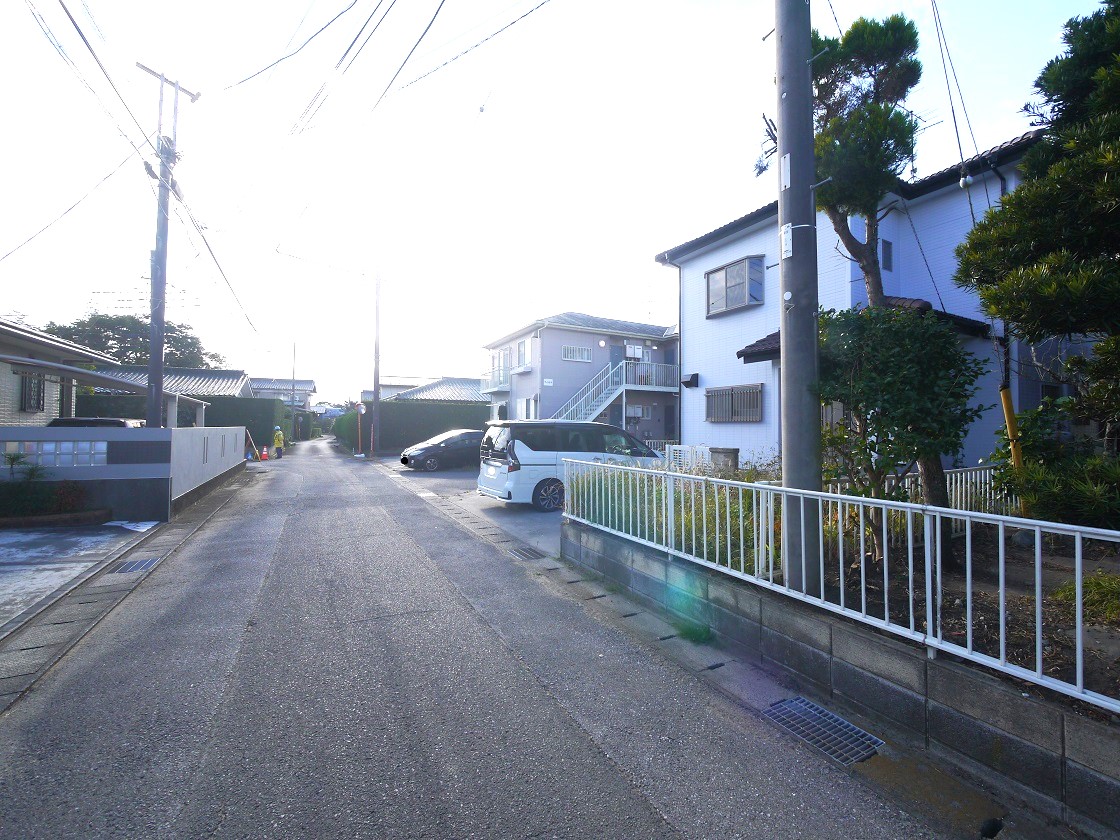 前面道路です(南東側)