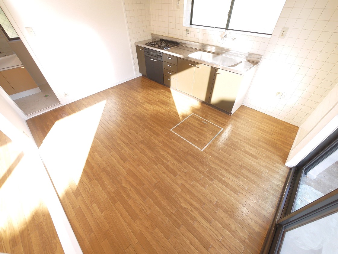 キッチンから直接洗面室にも出入りできる、家事動線を考えたプランです