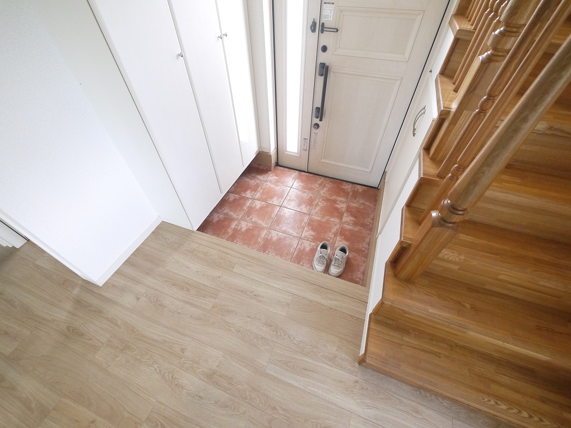 散らかりがちな玄関もスッキリの玄関収納付です