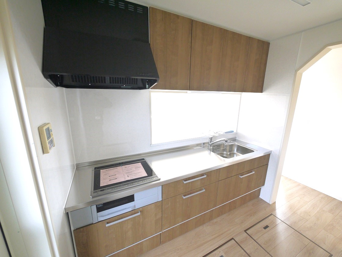 料理をしながらでもご家族と会話を楽しめる対面キッチンです