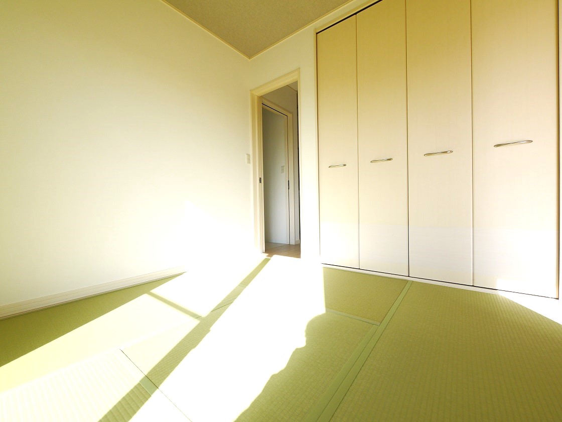ご家族みんなが裸足でくつろげる空間 和室4.5帖です