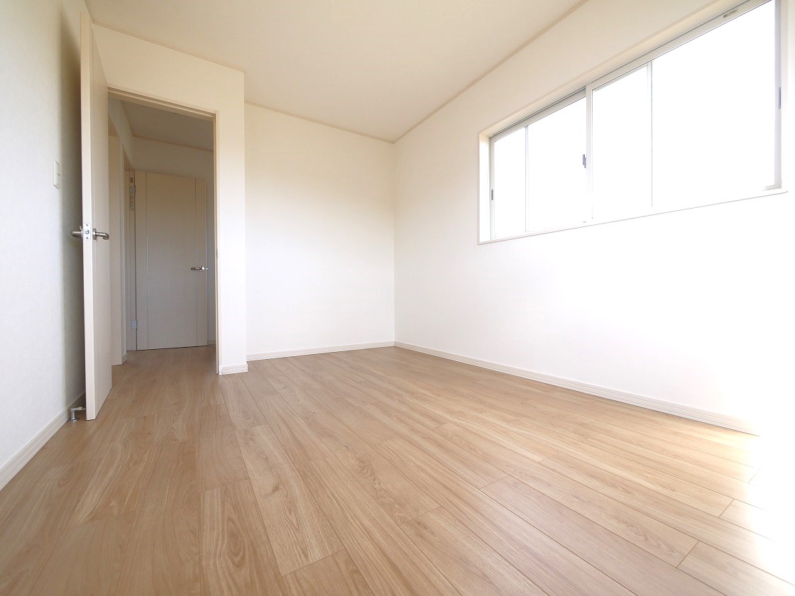 2F洋室6.5帖です