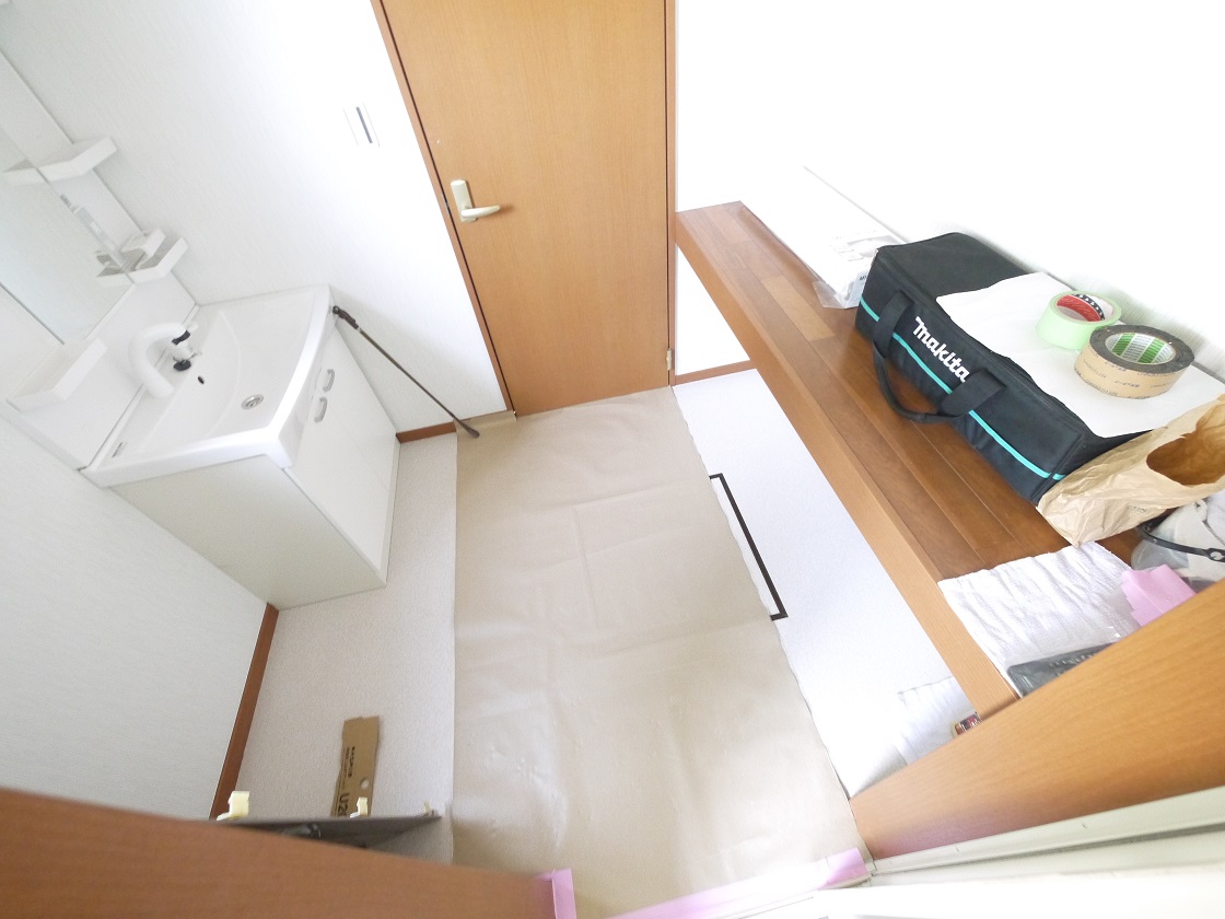 ご家族揃って身支度可能なゆとりの洗面室です