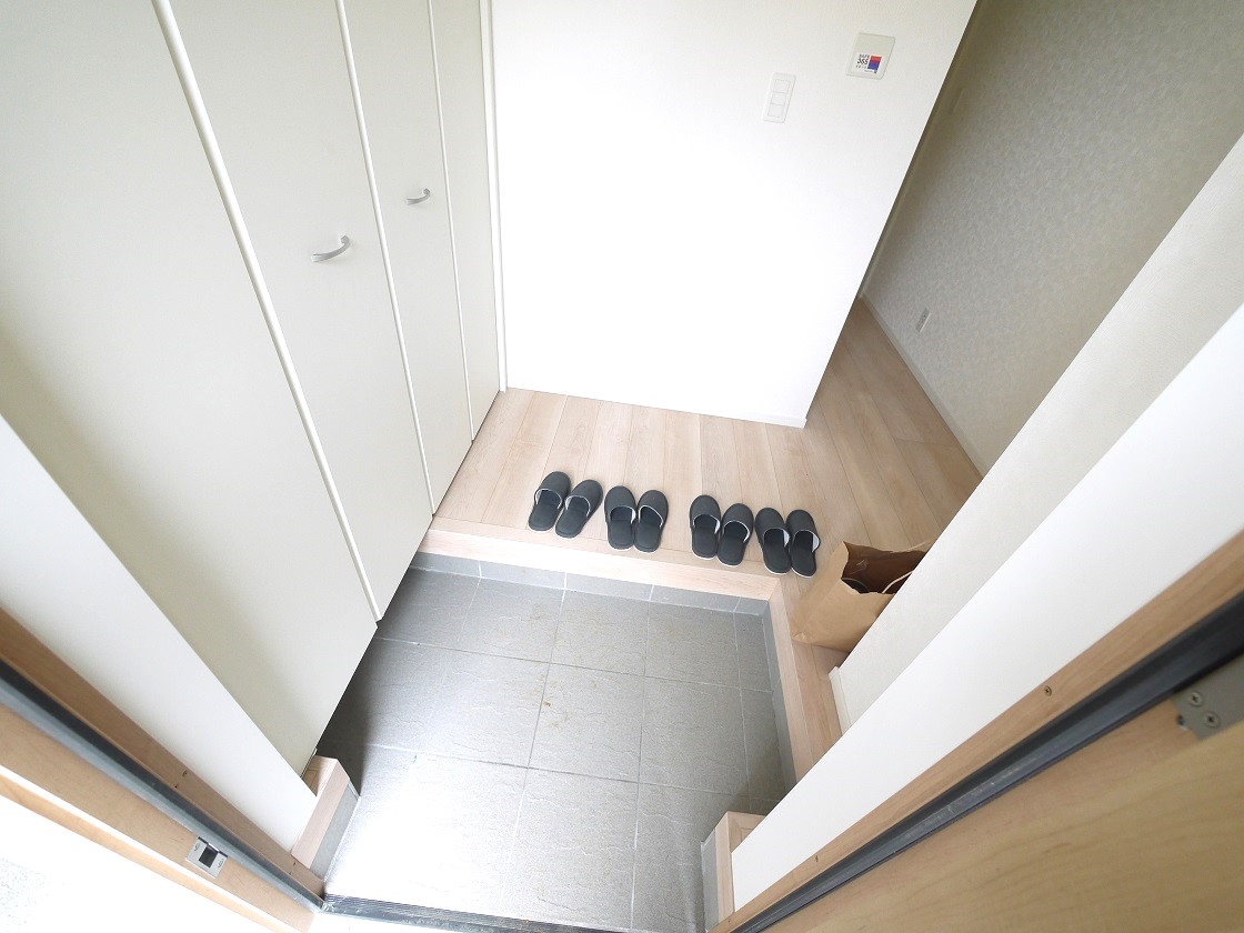 散らかりがちな玄関もスッキリの玄関収納付です