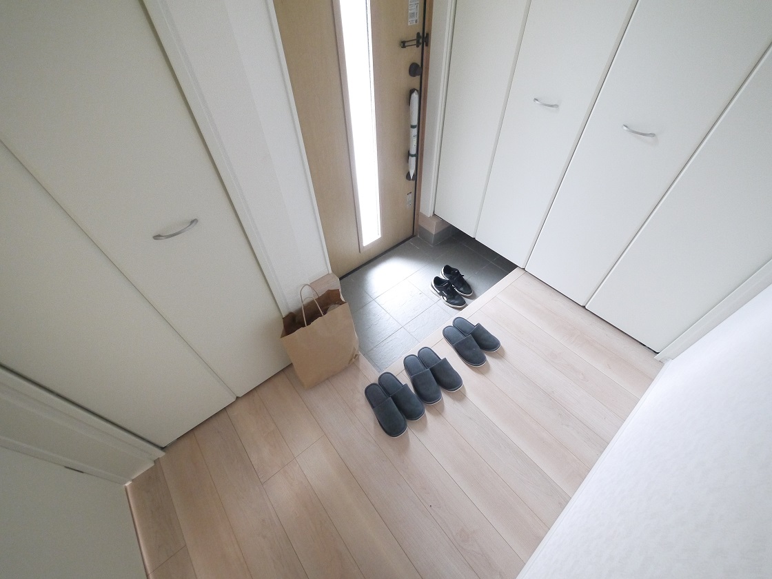 いつも気持ち良くご家族を迎えられる玄関収納付です