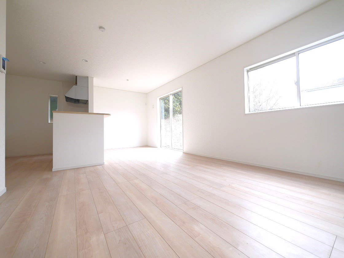 ご家族の会話がはずむ、開放的なLDKです