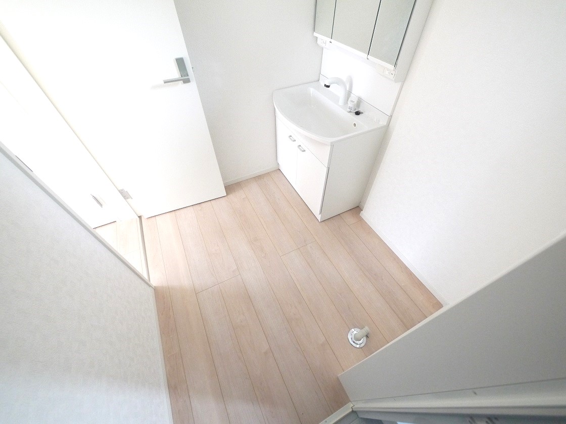 ゆとりの洗面スペースで朝の身支度もスムーズに