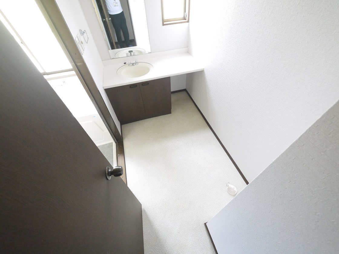 上質な洗面空間がゆとりの時間を演出します