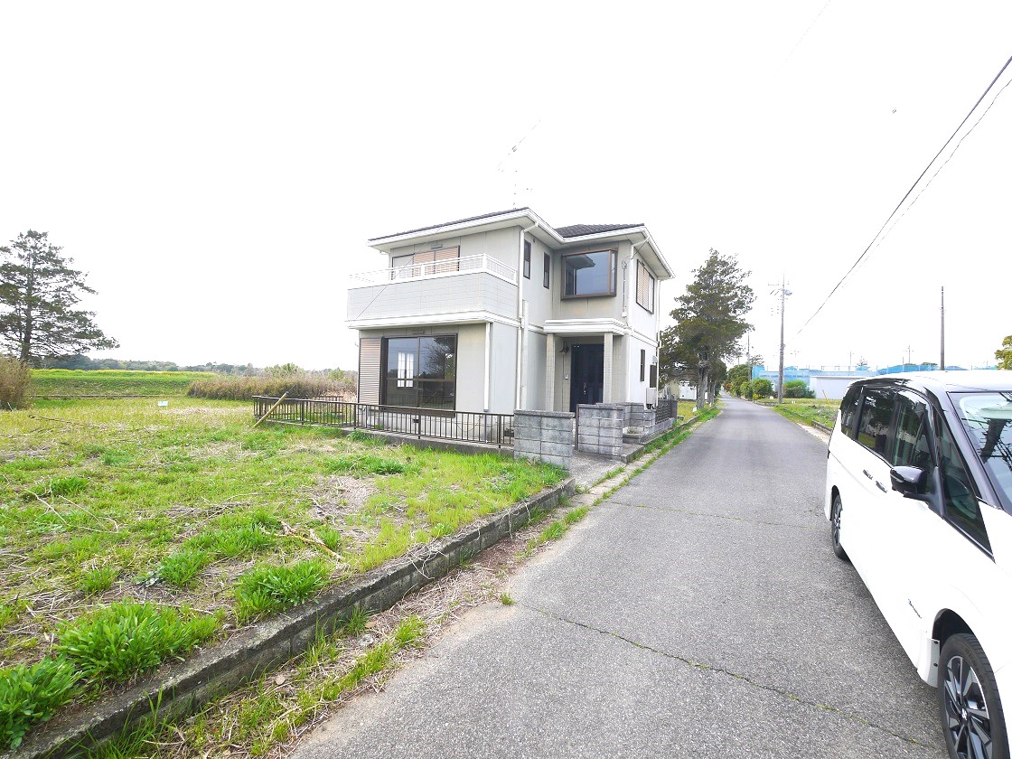 前面道路です