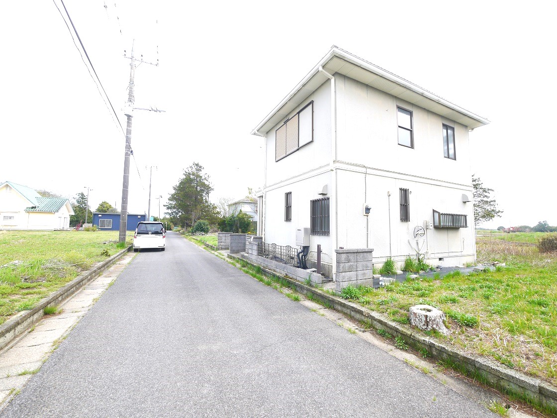 前面道路です