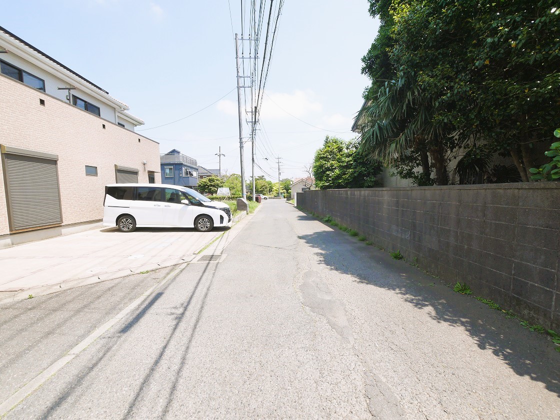 前面道路です(南側)