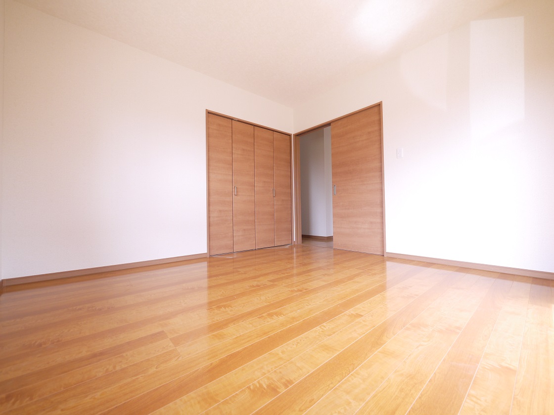 洋室8帖です