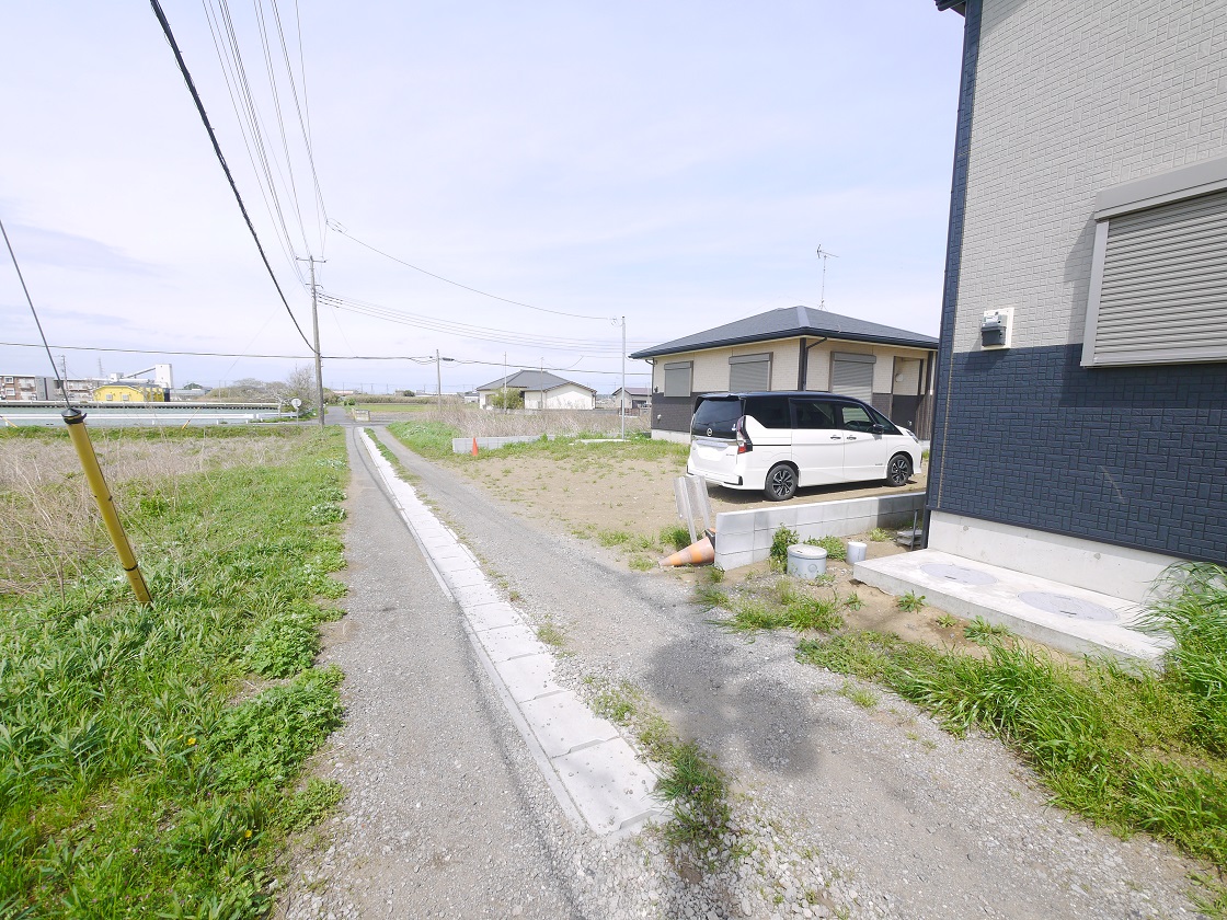 前面道路です