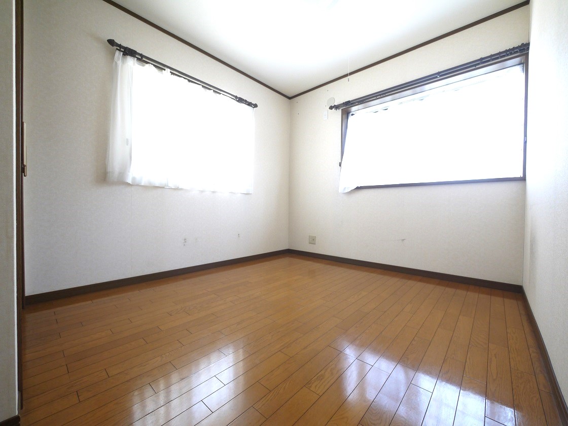 2F洋室5.5帖です