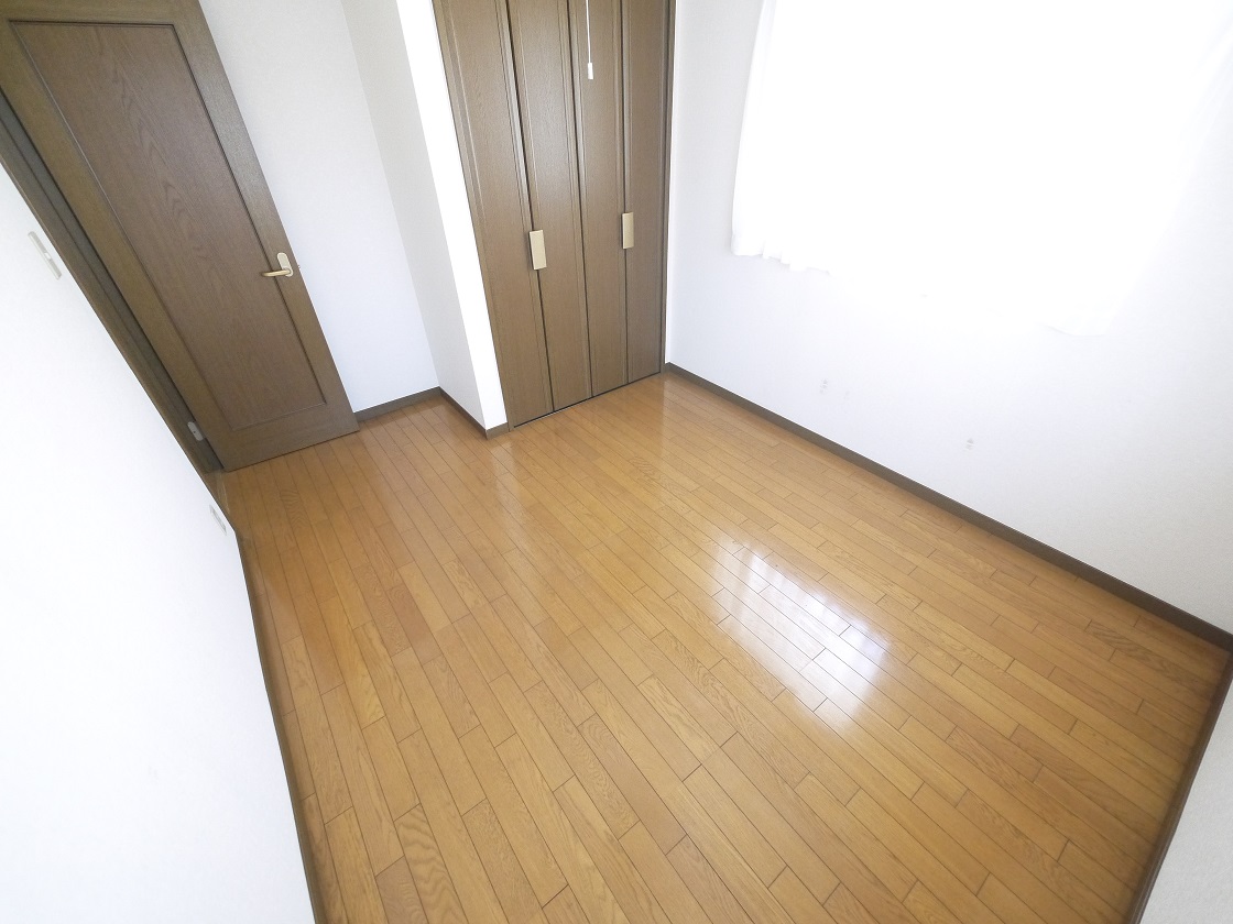 2F洋室5.5帖です