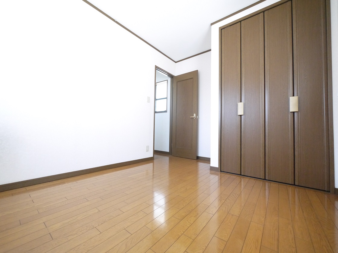 2F洋室5.5帖です