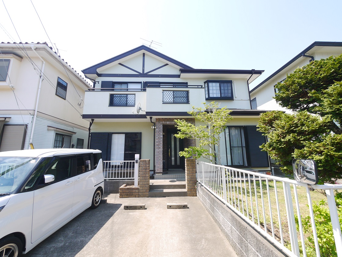 まぶしい陽光が差し込む住まい