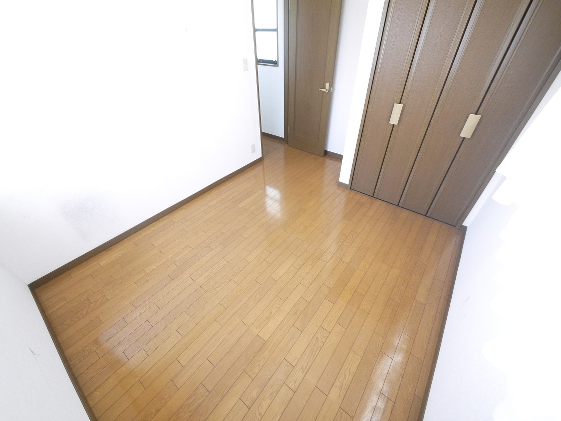 2F洋室5.5帖です