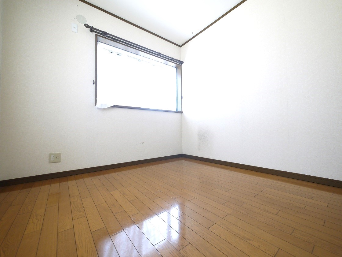 2F洋室5.5帖です