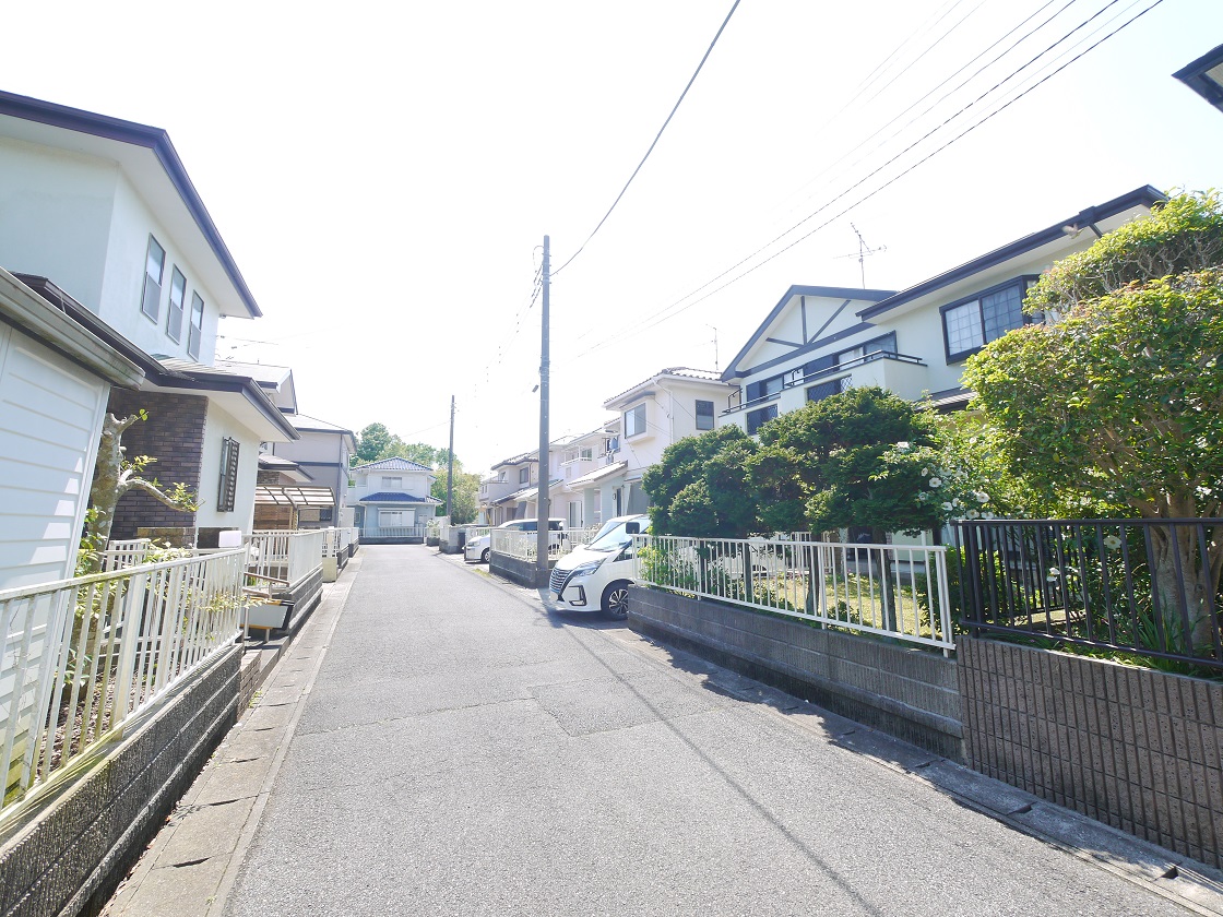 前面道路です
