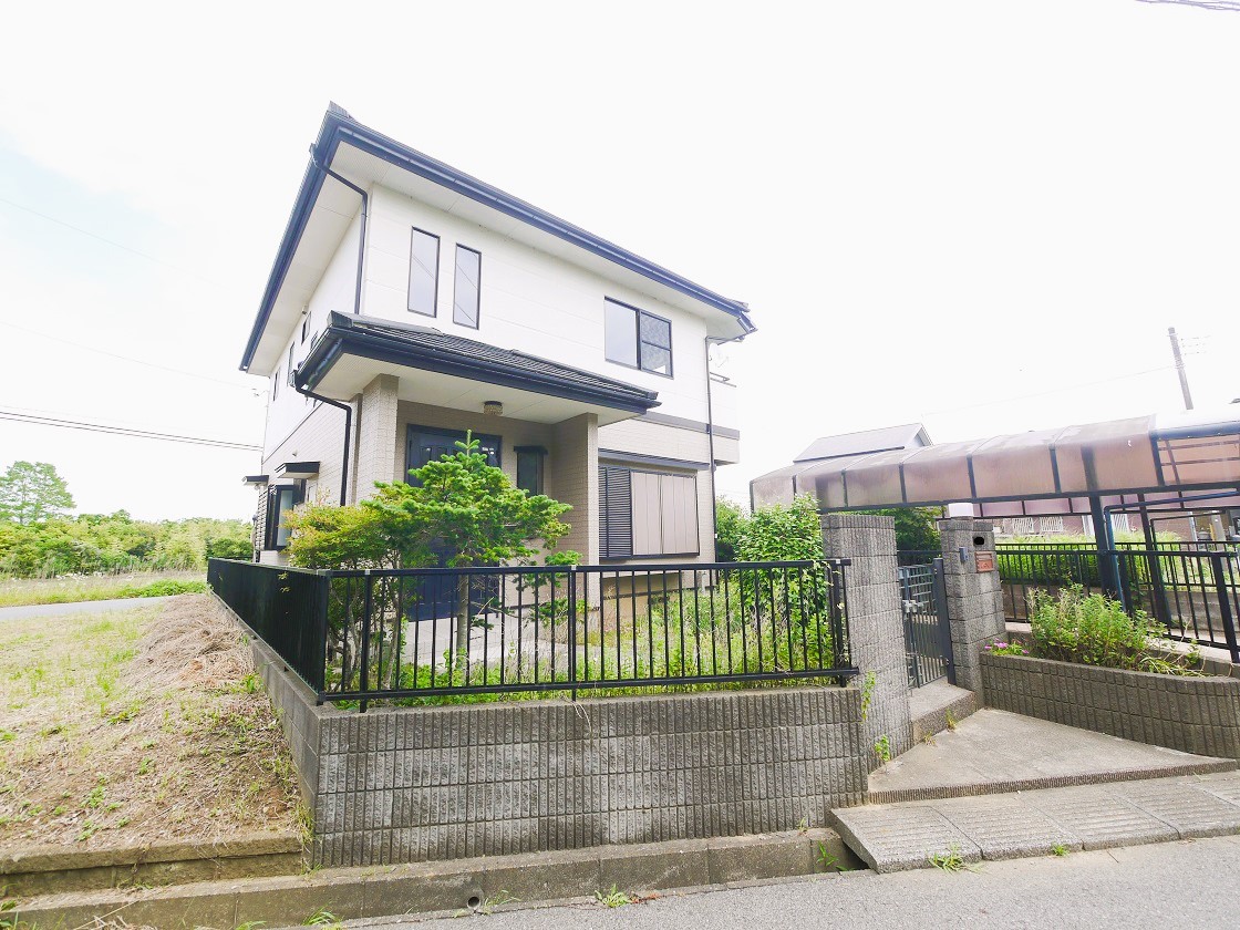 たっぷりの陽光と心地よい風が舞い込む住まい