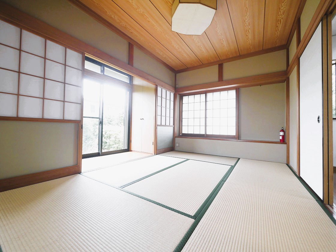 しっとりと落ち着いた雰囲気の和室6帖です