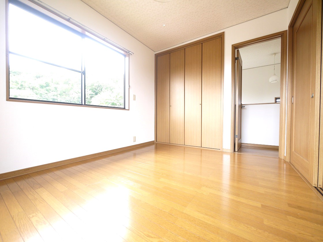 2F洋室6帖です