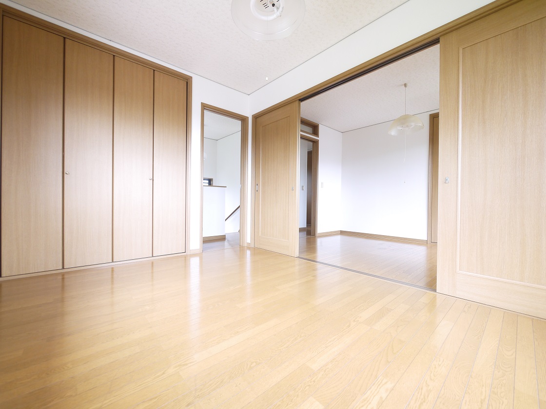 2F洋室6帖です